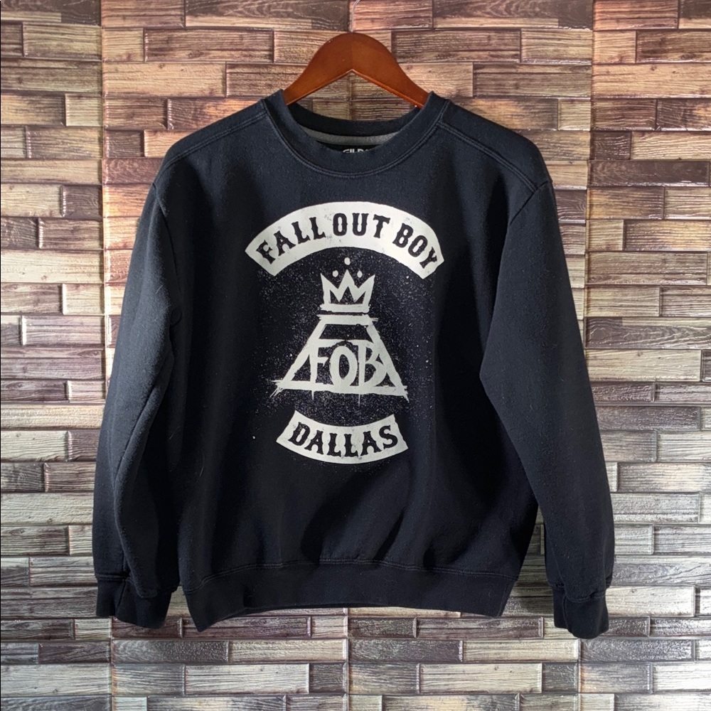Vintage Y2K Fallout Boy Dallas Concert Crew Neck Sweater Unisex Medium